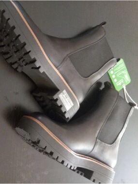 Sam Edelman Chelsea Laguna Boots